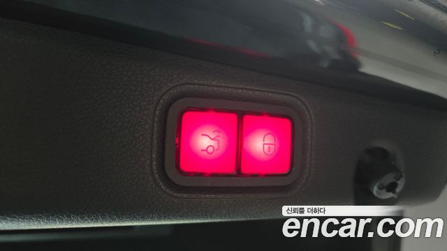 Mercedes-Benz E-Class 2018 — photo 20