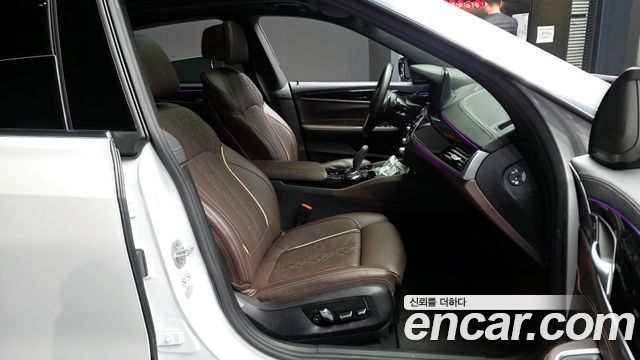 BMW Gran Turismo 2024 — photo 11