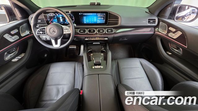 Mercedes-Benz GLE-Class 2020 — photo 10