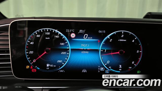 Mercedes-Benz GLE-Class 2020 — photo 11