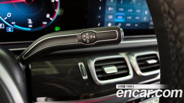 Mercedes-Benz GLE-Class 2020 — photo 12