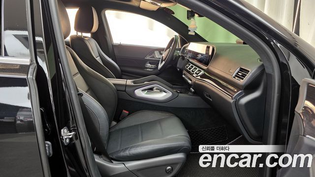 Mercedes-Benz GLE-Class 2020 — photo 17