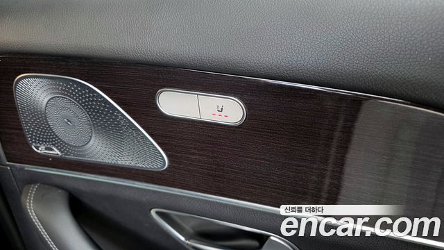 Mercedes-Benz GLE-Class 2020 — photo 24