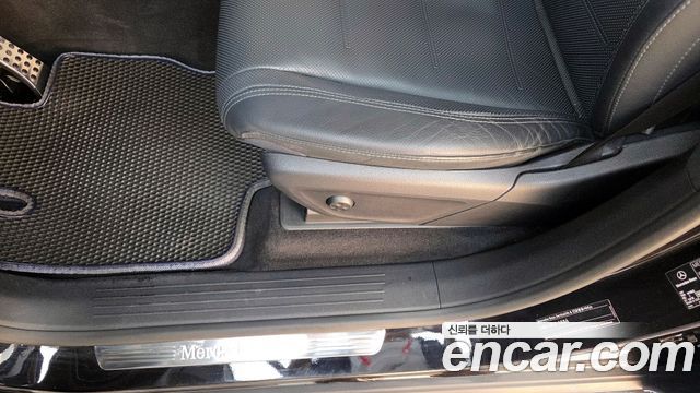 Mercedes-Benz GLE-Class 2020 — photo 16