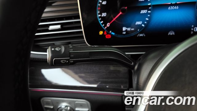 Mercedes-Benz GLE-Class 2020 — photo 28