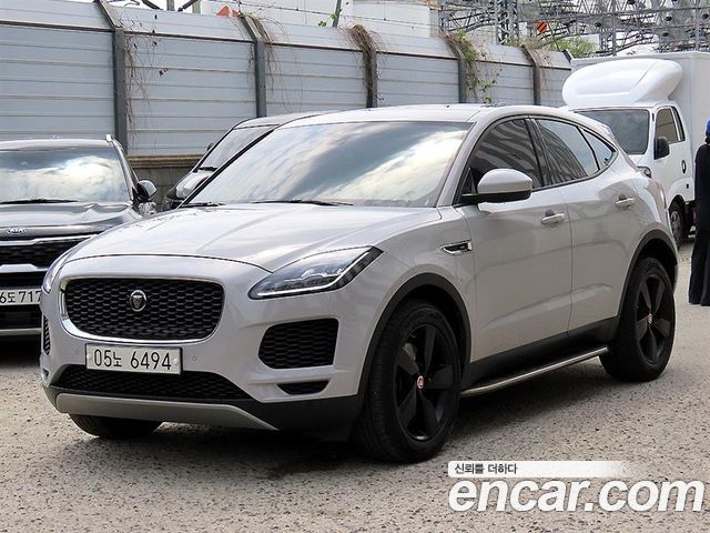 Jaguar E-PACE 2018 — photo 2
