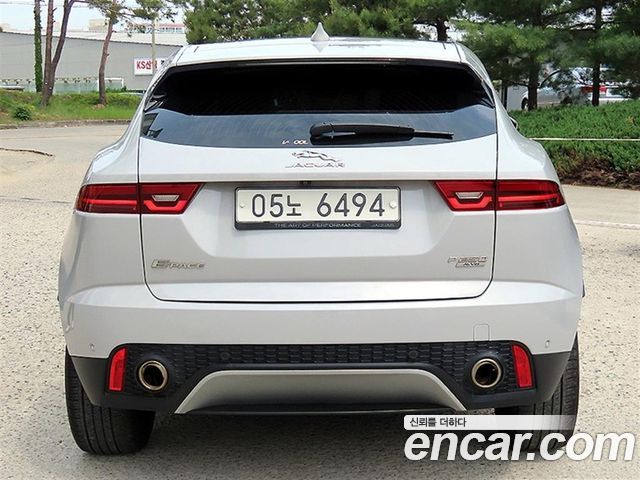 Jaguar E-PACE 2018 — photo 4