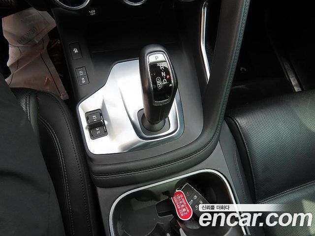 Jaguar E-PACE 2018 — photo 10