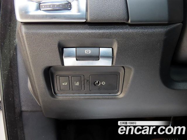 Jaguar E-PACE 2018 — photo 12