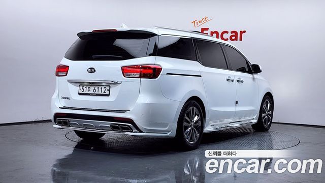 Kia Canival 2018 — photo 2
