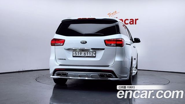 Kia Canival 2018 — photo 4