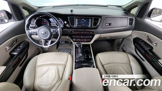 Kia Canival 2018 — photo 10