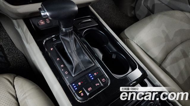 Kia Canival 2018 — photo 12