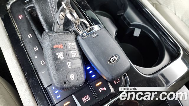 Kia Canival 2018 — photo 21