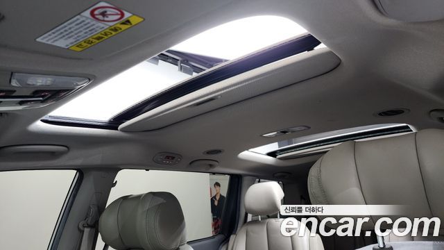 Kia Canival 2018 — photo 23