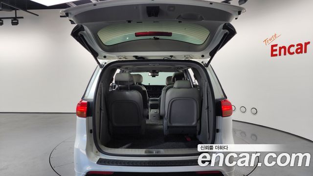 Kia Canival 2018 — photo 25