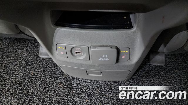 Kia Canival 2018 — photo 28