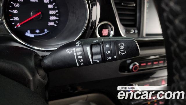 Kia Canival 2018 — photo 30