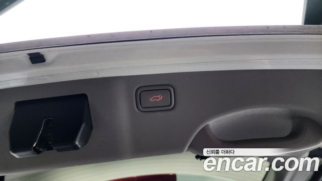 Kia Canival 2018 — photo 32