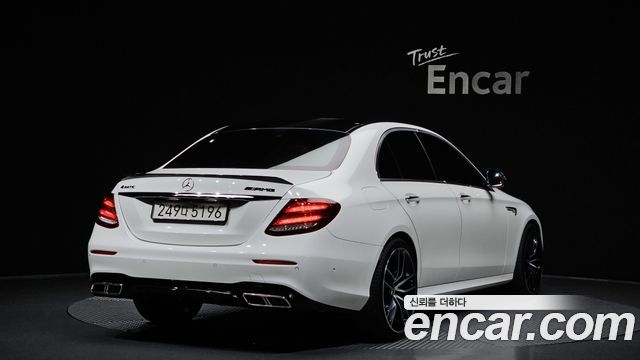 Mercedes-Benz E-Class 2018 — photo 2