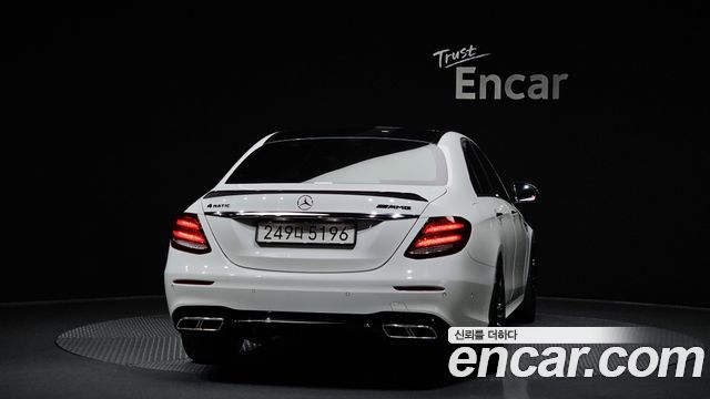 Mercedes-Benz E-Class 2018 — photo 4