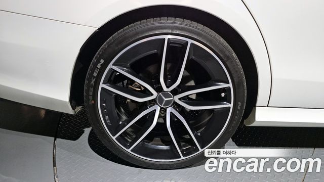 Mercedes-Benz E-Class 2018 — photo 5