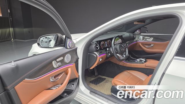 Mercedes-Benz E-Class 2018 — photo 10