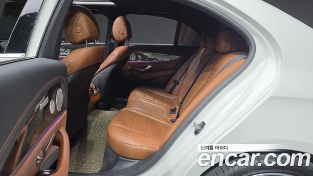 Mercedes-Benz E-Class 2018 — photo 12