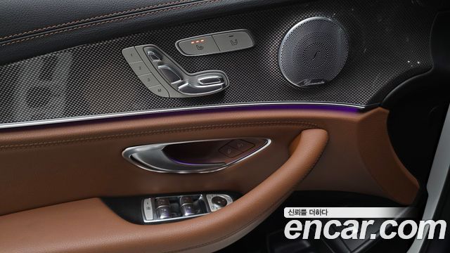 Mercedes-Benz E-Class 2018 — photo 17