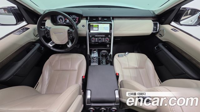 Land Rover Discovery 2019 — photo 10