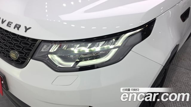 Land Rover Discovery 2019 — photo 8