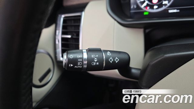 Land Rover Discovery 2019 — photo 29