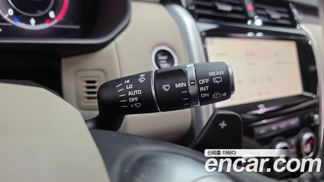 Land Rover Discovery 2019 — photo 30