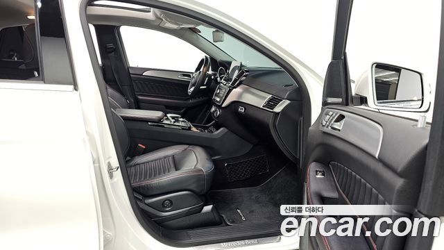 Mercedes-Benz GLE-Class 2018 — photo 19