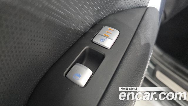 Genesis G70 2019 — photo 16