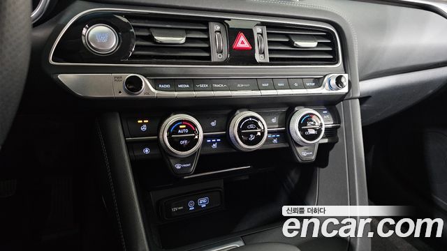 Genesis G70 2019 — photo 18