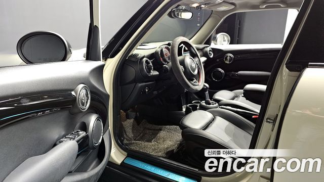 Mini Cooper 2019 — photo 10