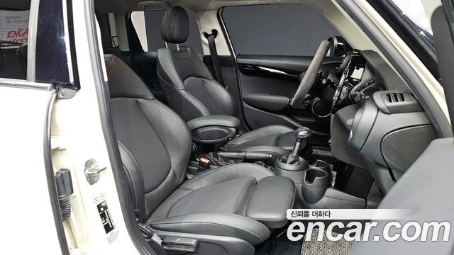 Mini Cooper 2019 — photo 11