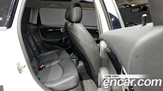 Mini Cooper 2019 — photo 12