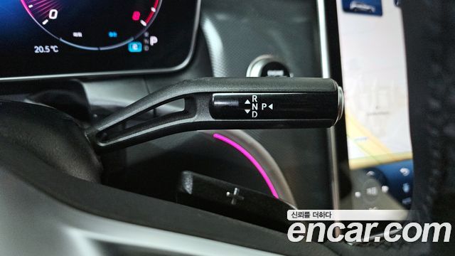 Mercedes-Benz GLC-Class 2025 — photo 12