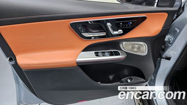 Mercedes-Benz GLC-Class 2025 — photo 14
