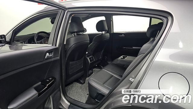 Kia Sportage 2018 — photo 11
