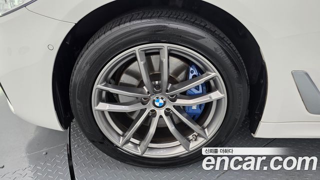 BMW 5-Series 2018 — photo 5