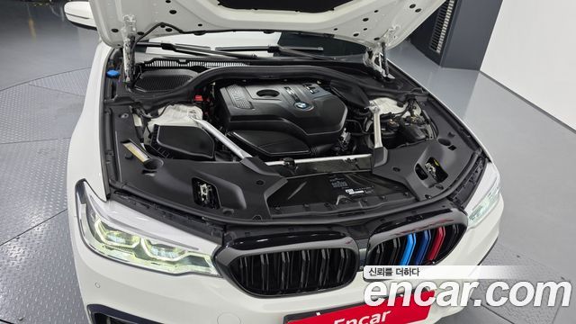 BMW 5-Series 2018 — photo 6