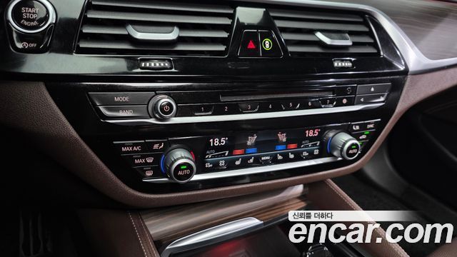 BMW 5-Series 2018 — photo 23