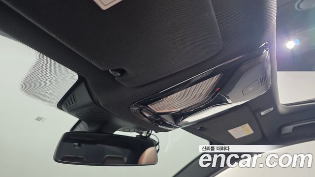 BMW 5-Series 2018 — photo 28