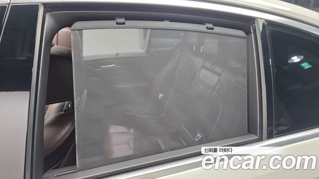 BMW 5-Series 2018 — photo 33