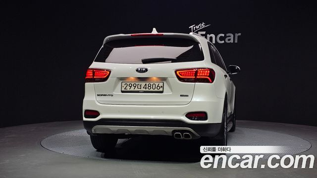 Kia Sorento 2018 — photo 4