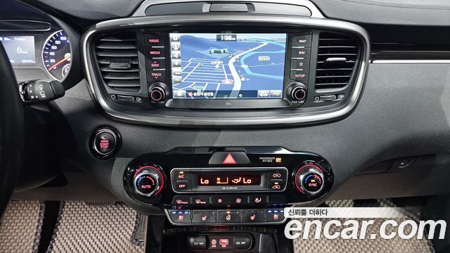 Kia Sorento 2018 — photo 13