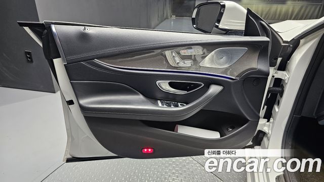 Mercedes-Benz CLS-Class 2019 — photo 14